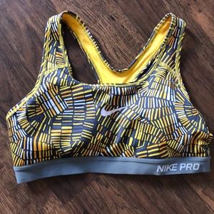 womens nike sports bra